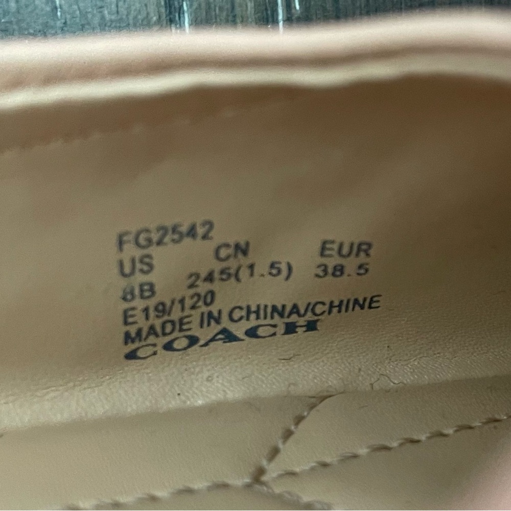 Coach Women's Black and Cream Flats Like New - Picture 5 of 7